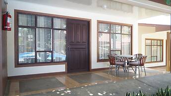 Hotel & Villas Huetares