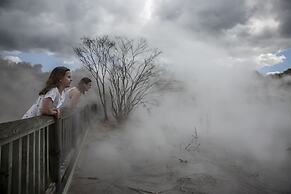 Smoke Lake Hot Springs Lodge and Camp