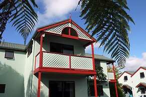 Smoke Lake Hot Springs Lodge and Camp