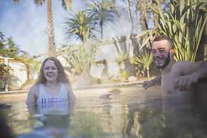 Smoke Lake Hot Springs Lodge and Camp