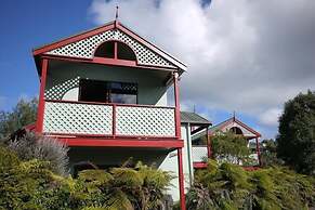 Smoke Lake Hot Springs Lodge and Camp