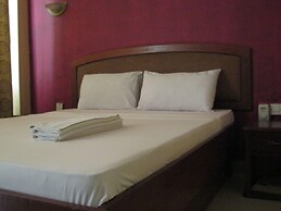 Iris Hotel