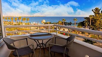 The Corner Park Hotel