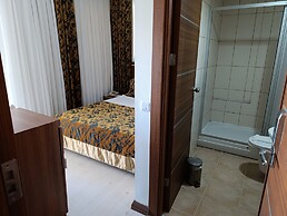 The Corner Park Hotel