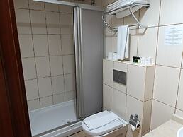 The Corner Park Hotel