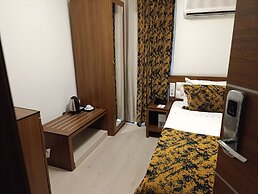 The Corner Park Hotel