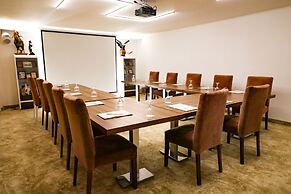 The Corner Park Hotel