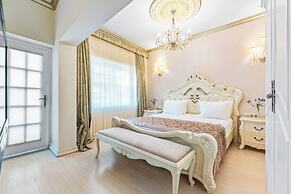 Elegance East Hotel - Boutique Class