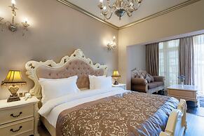 Elegance East Hotel - Boutique Class