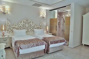 Elegance East Hotel - Boutique Class