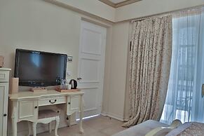 Elegance East Hotel - Boutique Class