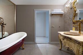 Elegance East Hotel - Boutique Class