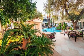 Elegance East Hotel - Boutique Class