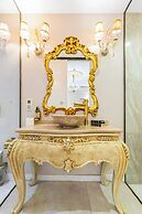 Elegance East Hotel - Boutique Class