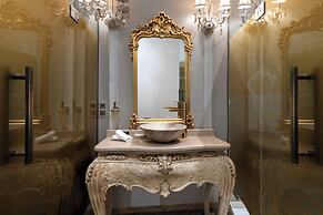 Elegance East Hotel - Boutique Class