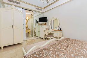Elegance East Hotel - Boutique Class