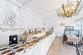 Elegance East Hotel - Boutique Class