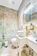 Elegance East Hotel - Boutique Class