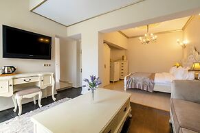 Elegance East Hotel - Boutique Class