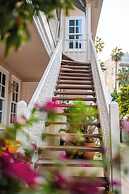 Elegance East Hotel - Boutique Class