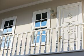 Elegance East Hotel - Boutique Class