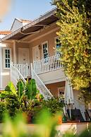 Elegance East Hotel - Boutique Class