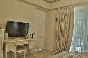 Elegance East Hotel - Boutique Class