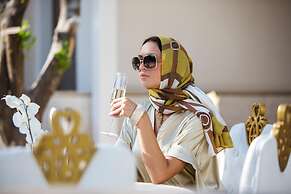 Elegance East Hotel - Boutique Class