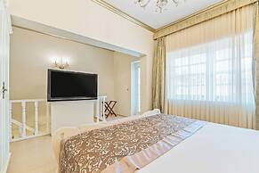 Elegance East Hotel - Boutique Class