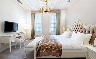 Elegance East Hotel - Boutique Class