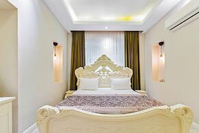 Elegance East Hotel - Boutique Class