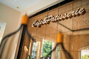 Elegance East Hotel - Boutique Class