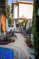 Elegance East Hotel - Boutique Class