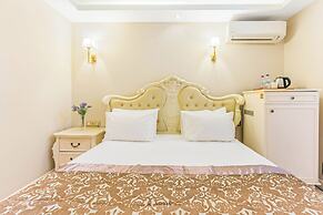 Elegance East Hotel - Boutique Class