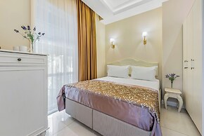 Elegance East Hotel - Boutique Class