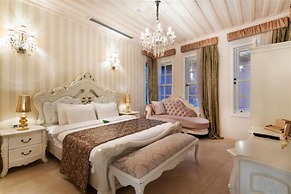 Elegance East Hotel - Boutique Class