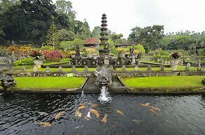 Tirta Ayu Hotel & Restaurant