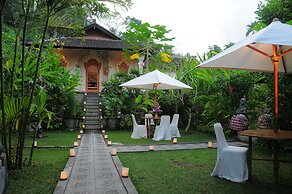 Tirta Ayu Hotel & Restaurant