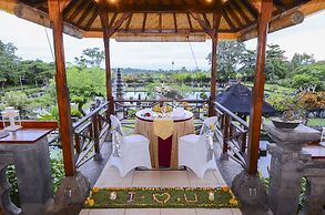 Tirta Ayu Hotel & Restaurant