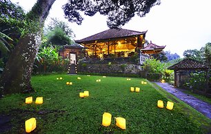 Tirta Ayu Hotel & Restaurant