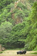 Leopard Mountain Safari Lodge