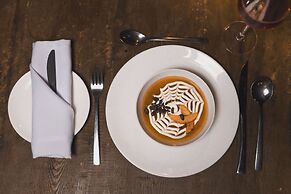 Leopard Mountain Safari Lodge