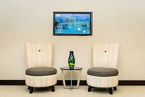 Holiday Inn Express & Suites Austin NW - Arboretum Area by IHG