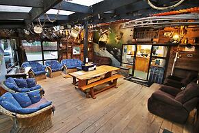 Chateau Backpacker & Motels