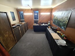 Chateau Backpacker & Motels