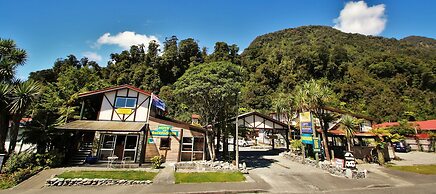 Chateau Backpacker & Motels