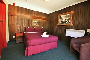 Chateau Backpacker & Motels