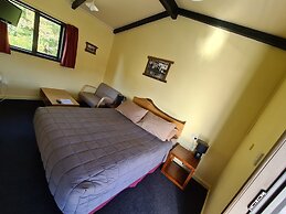 Chateau Backpacker & Motels