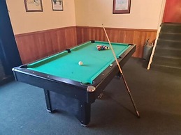 Chateau Backpacker & Motels