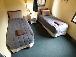 Chateau Backpacker & Motels